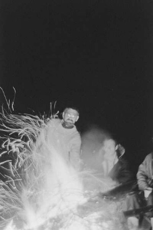 Höfgen. Akt-Pleinair 1979. Ein unbekannter Fotograf am Lagerfeuer