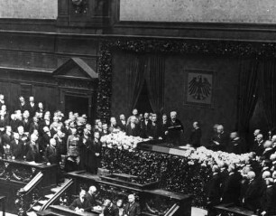 HINDENBURG-SERIE Nr. 14 "Vereidigung im Reichstag"