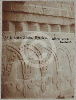 Bogenfries am Querhaus der Adalbertkirche Breslau