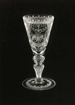 Pokal. Dresden, nach 1713. Glas (farblos), Schliff, Matt- und Klarschnitt. Dresden: Kunstgewerbemuseum