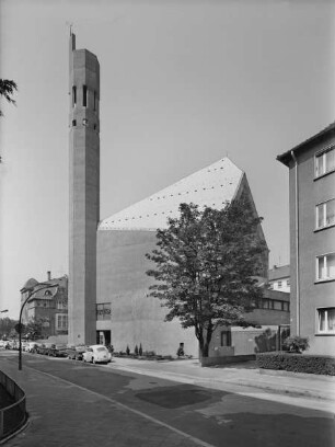 Katholische Pfarrkirche Sankt Ignatius