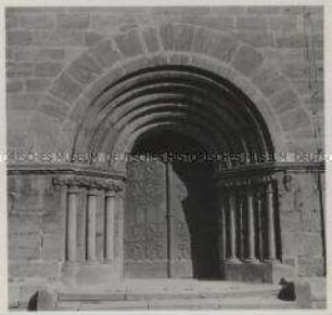 Dinkelsbühl, Kirche St. Georg, Romanisches Portal