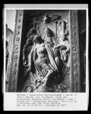 Altar des Eichstätter Bischofs Moritz von Hutten — Gottvater hält den toten Christus