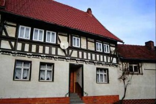 Bauernhaus, niedriges OG mit Sichtfachwerk, profilierter Rähm