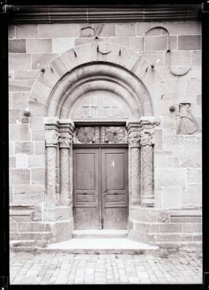 Kirche; Äusseres Westportal