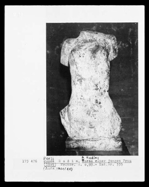 Torso einer jungen Frau