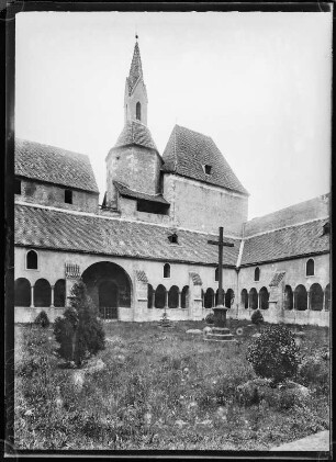 Kreuzgang mit Johanneskapelle am Kreuzgang
