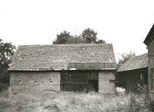 Viereichen-Nappatsch, Bautzner Straße 25. Dreiseithof (um 1900). Scheune (1701/1800?). Hofseite