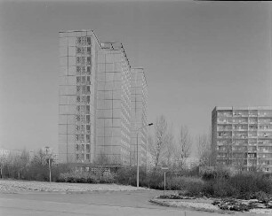 Doppelhochhaus : Wohnkomplex II. Doppelhochhäuser Block 495 und 499