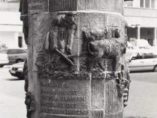 Säule mit Motiven aus der Geschichte Leipzigs