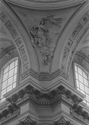 Pendentifbild Zwickelrelief