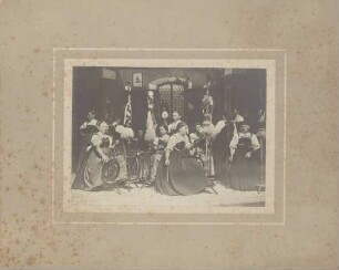 Spinnerinnen in badischer Tracht.