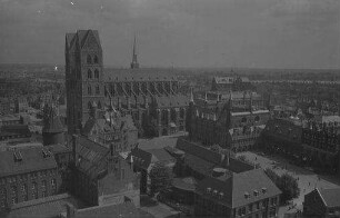 Lübeck: Blick vom Turm der Petrikirche auf Marienkirche, Panorama