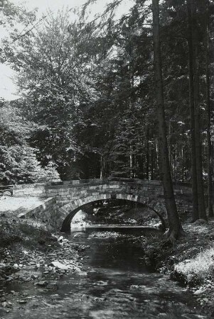 Dresdner Heide, Untere Wettinbrücke über die Prießnitz. Wiederaufbau nach Hochwasser 1926