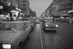 Autoverkehr in der Kaiserstraße