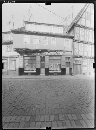 Quedlinburg, Schmale Straße 19. Wohnhaus mit Laden (2. H. 17. Jh.). Straßenfront