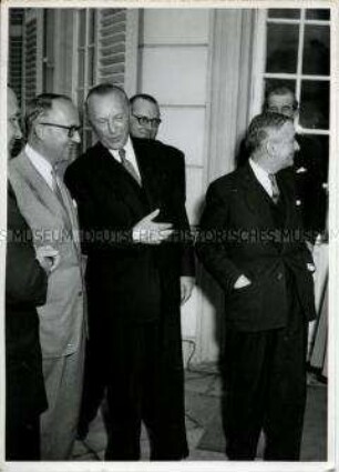 Bundeskanzler Adenauer mit dem französischen Außenminister Bidault