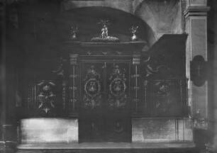 Gitter der Taufkapelle mit der Darstellung der Taufe Christi