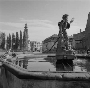Weimar. Der Neptun-Brunnen auf dem Marktplatz