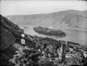 Burgblick : Blick von Burg Stahleck auf die Stadt Bacharach