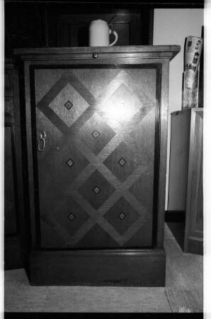 Aufsatzschrank (Detail)