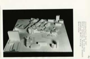 Rundfunkgebäude für den RIAS, Berlin-Kreuzberg (Diplomarbeit bei Peter Poelzig): Modellfoto