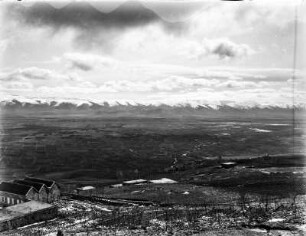 Landschaft : Landschaftsblick auf das Anti-Libanon-Gebirge von einer Station der Libanonbahn zwischen Rayak und Beirut aus.