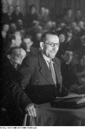 Dresden, Bühlau, Kurhaus. Gründungsparteitag der SED. Wilhelm Koenen, Mitglied des ZK der KPD, 7. April 1946