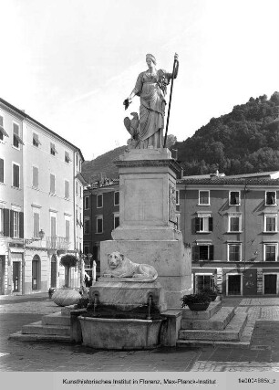 Piazza Alberica, Carrara