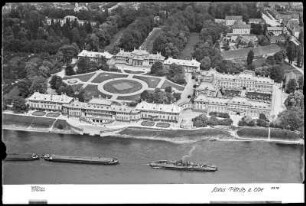 Dresden, Schloss Pillnitz an der Elbe, Luftbild
