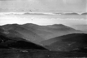 Belchen: Blick vom Belchen auf Wolkenmeer und die Vogesen