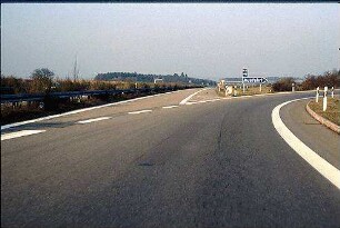 Ausfahrt aus Nebenfahrbahn Ostseite