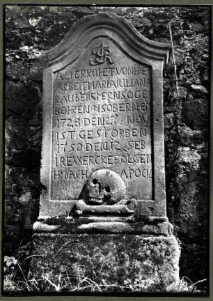alter Friedhof. Grabstein der Maria Juliana Raubenheimer, 1750