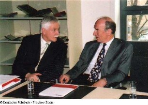 Prof. Thomas Bürger (Generaldirektor der SLUB Dresden) im Gespräch mit Prof. Siegbert Liebig (Vorsitzender des Kuratoriums der SLUB)