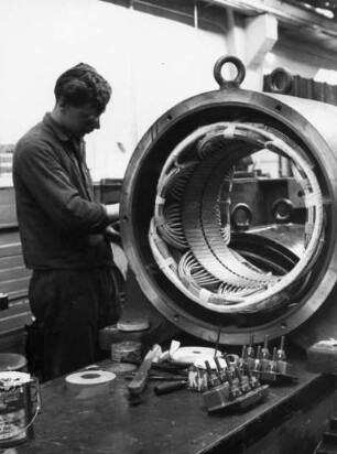 Harburger Oelwerke Brinckmann & Mergell GmbH (HOBUM), Ölbehälter, Hamburger Industrie