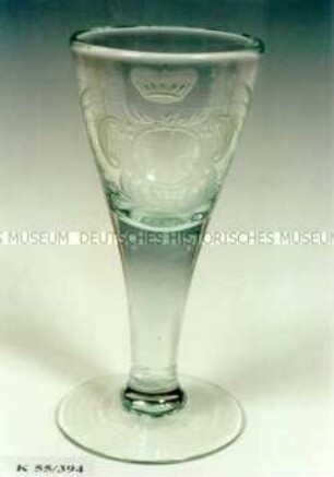 Kelchglas mit Monogramm M und Kurhut
