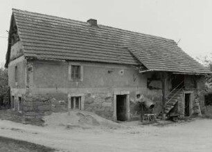 Königshain (Kreis Görlitz), Dorfstraße 197. Bauernhof, Wirtschaftsgebäude (um 1740)