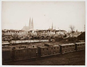 Lübeck - Holzlager und Postzug