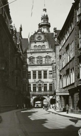 Dresden-Altstadt. Schloßstraße. Blick nach Norden gegen das Georgentor
