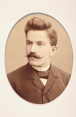 Porträt Oswald Richter : Foto-/Bildersammlung Stenografische Sammlung. Porträt Oswald Richter. Photographie (um 1890). Dresden: SLUB P a 0194