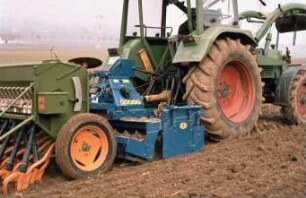 Fotografie: Sämaschine, Drillkombination, Kastendrillmaschine, Kreiselegge, Zahnpackerwalze