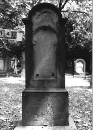 Grabstein 140 [Hahn S. 79 Grab-Nr. 1428]