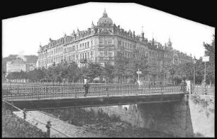 Karlsbad. Maltonistraße und Elisabeth-Quai mit Hotel Merkur