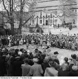 Bodenreform, Helfenberg, Rittergut; Stellvertretender Ministerpräsident Fischer