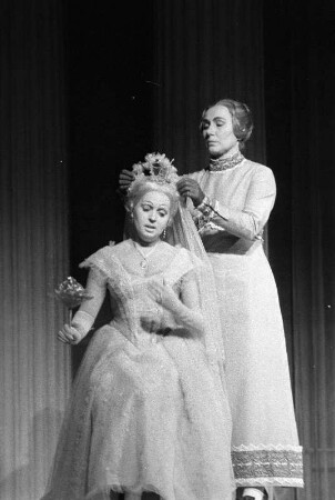 Szenenbilder aus "Leonce und Lena", Kammeroper von Kurt Schwaen nach dem Lustspiel von Georg Büchner. Staatsoper Berlin im Apollo-Saal, Uraufführung 15.10.1961