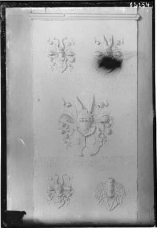 Handschuhsheim Sankt Vitus Kirche Grabplatte der Margaretha von Kneblin geborene von Helmstatt (gestorben 1582)