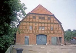 ehemaliges Gut Trenthorst-Wulmenau: Wulmenau: Wirtschaftshof: Jungviehstall, Giebelseite