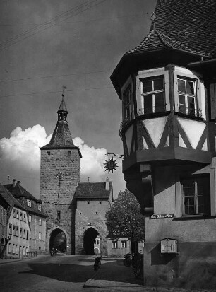 Neustadt an der Aisch. Straßenbild mit Nürnberger Torturm