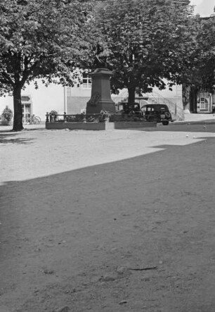 Denkmal der Annette von Droste-Hülshoff