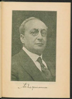 [Retrato del autor]